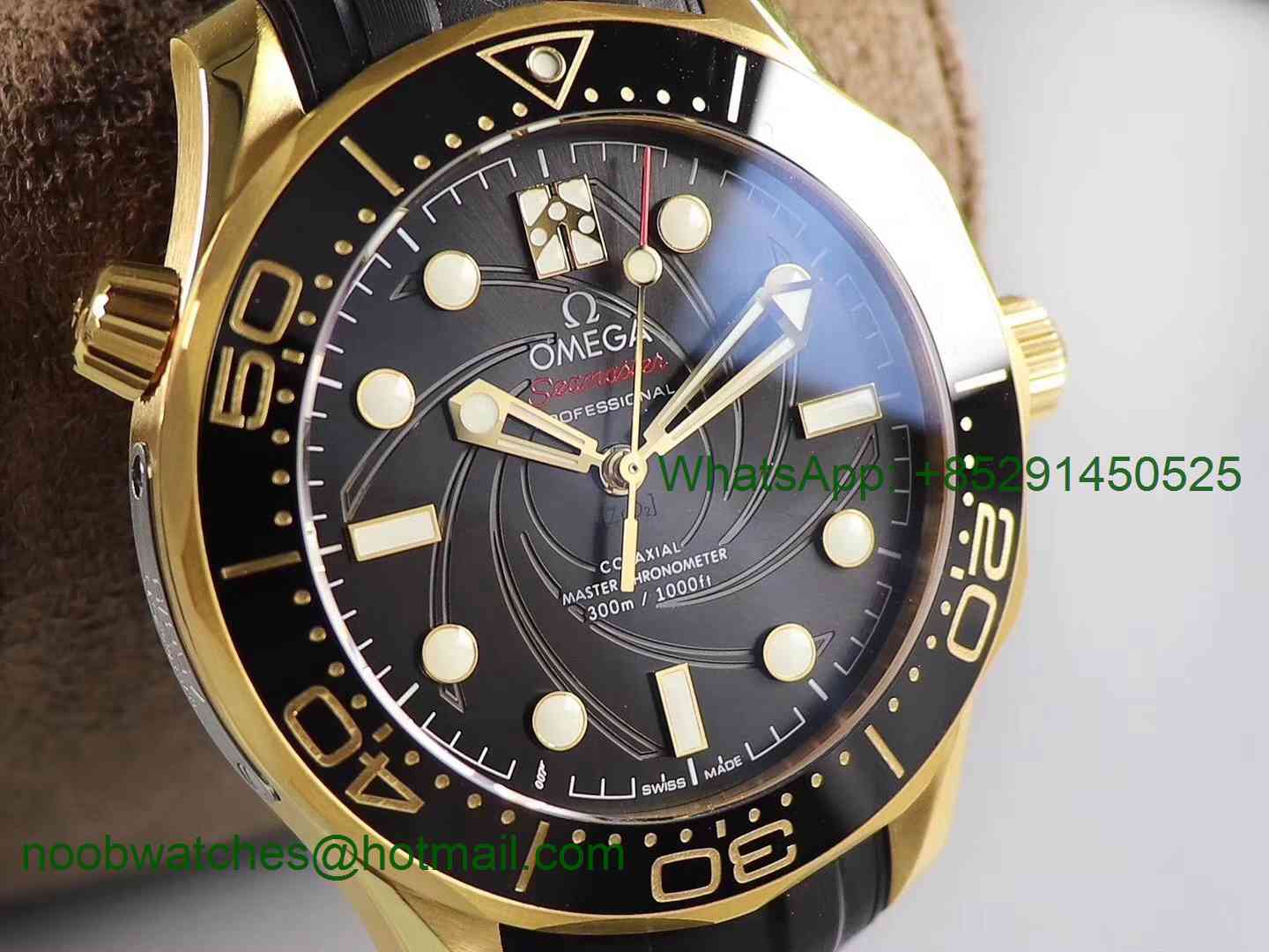 Replica OMEGA Seamaster Diver 300M Yellow Gold 007 James Bond VSF 1:1 Best Edition on Black Rubber Strap A8807