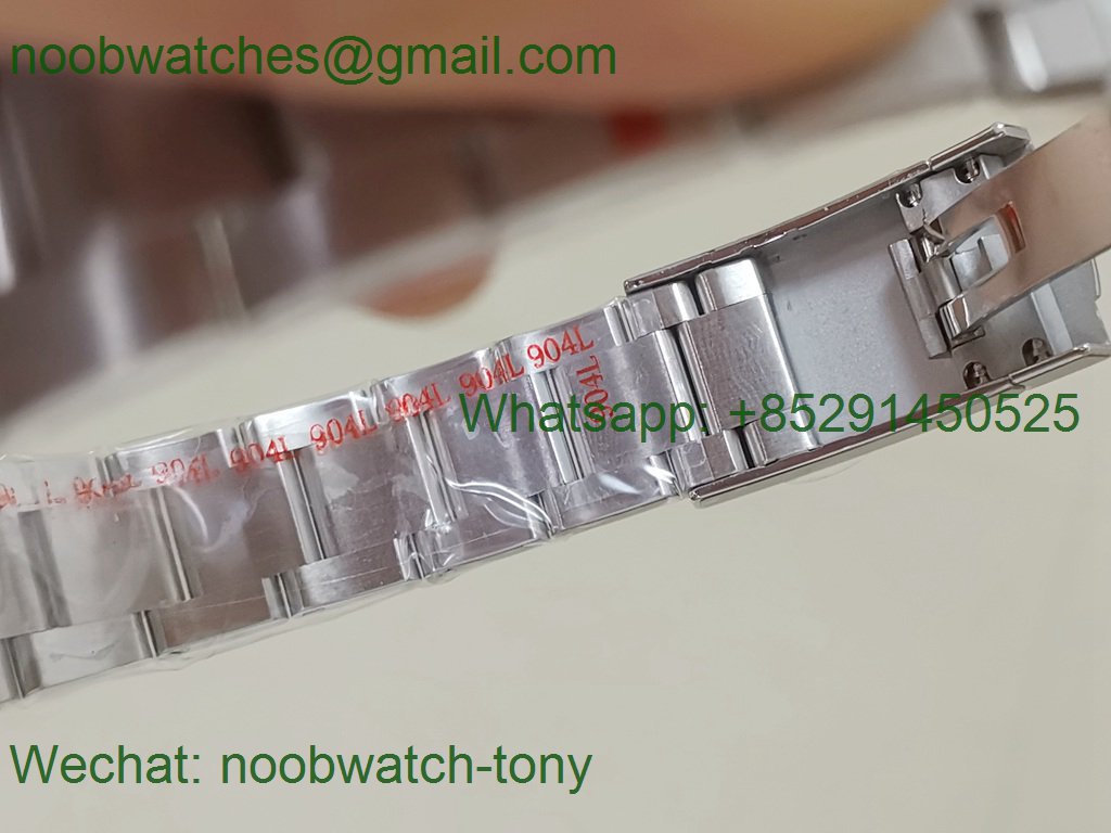 Replica Rolex Oyster Perpetual 41mm 124300 Green Dial 904L GMF SA3230