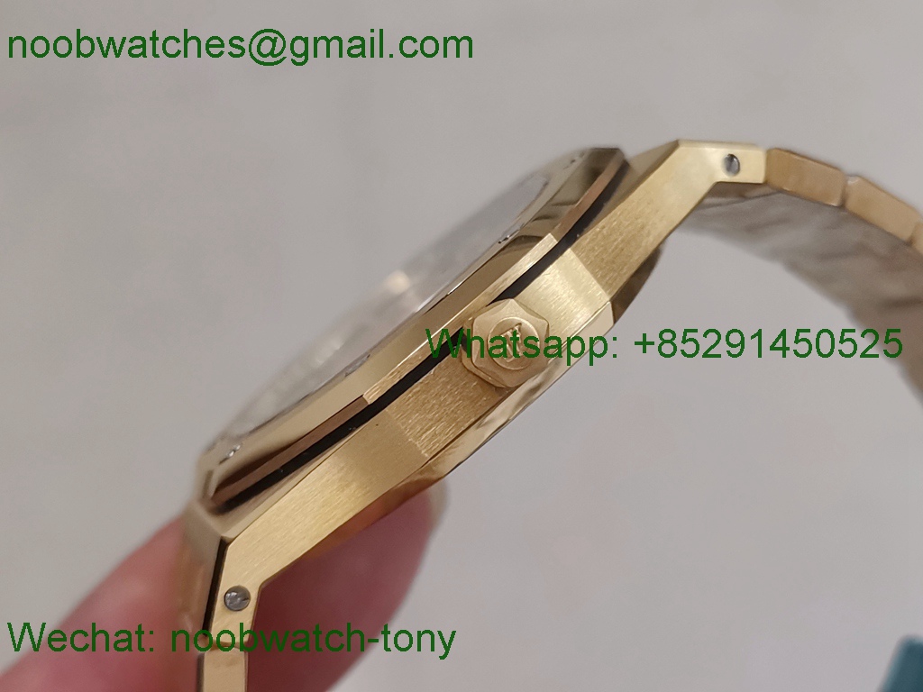 Replica Audemars Piguet AP Royal Oak 39mm 15202 Yellow Gold Black Dial BF A2121