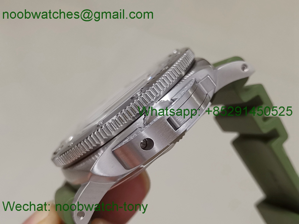 Replica Panerai PAM1226 44mm White Dial Green Rubber VSF 1:1 Best P900