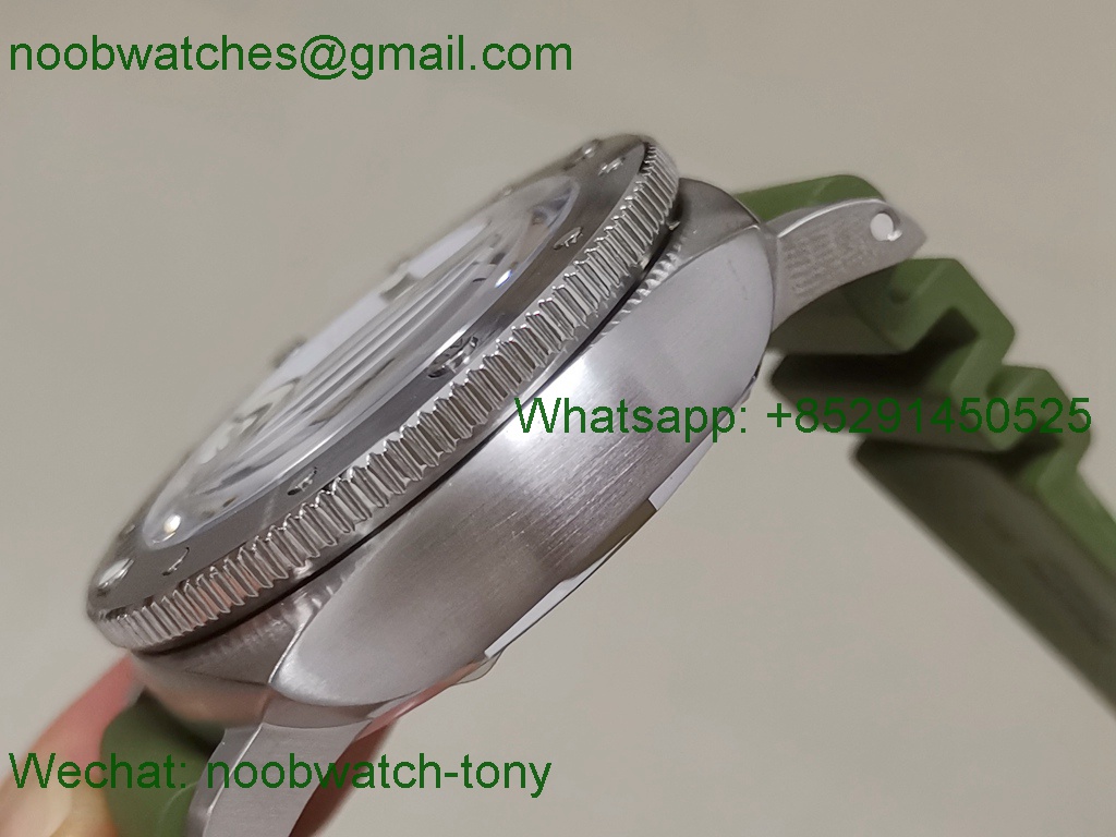 Replica Panerai PAM1226 44mm White Dial Green Rubber VSF 1:1 Best P900