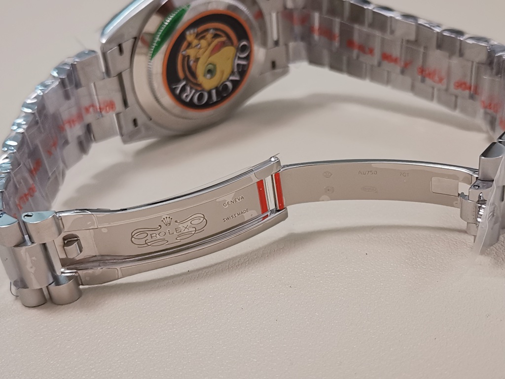 Replica Rolex DayDate 40mm QF SuperClone Ice Blue Diamond Dial President A2836 V5 Gain Weight