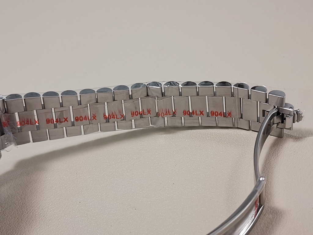 Replica Rolex DayDate 40mm QF SuperClone Ice Blue Diamond Dial President A2836 V5 Gain Weight