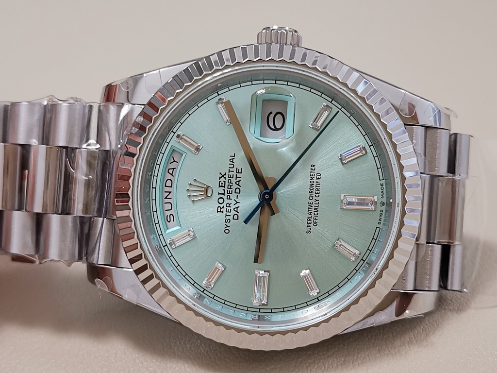 Replica Rolex DayDate 40mm QF SuperClone Ice Blue Diamond Dial President A2836 V5 Gain Weight
