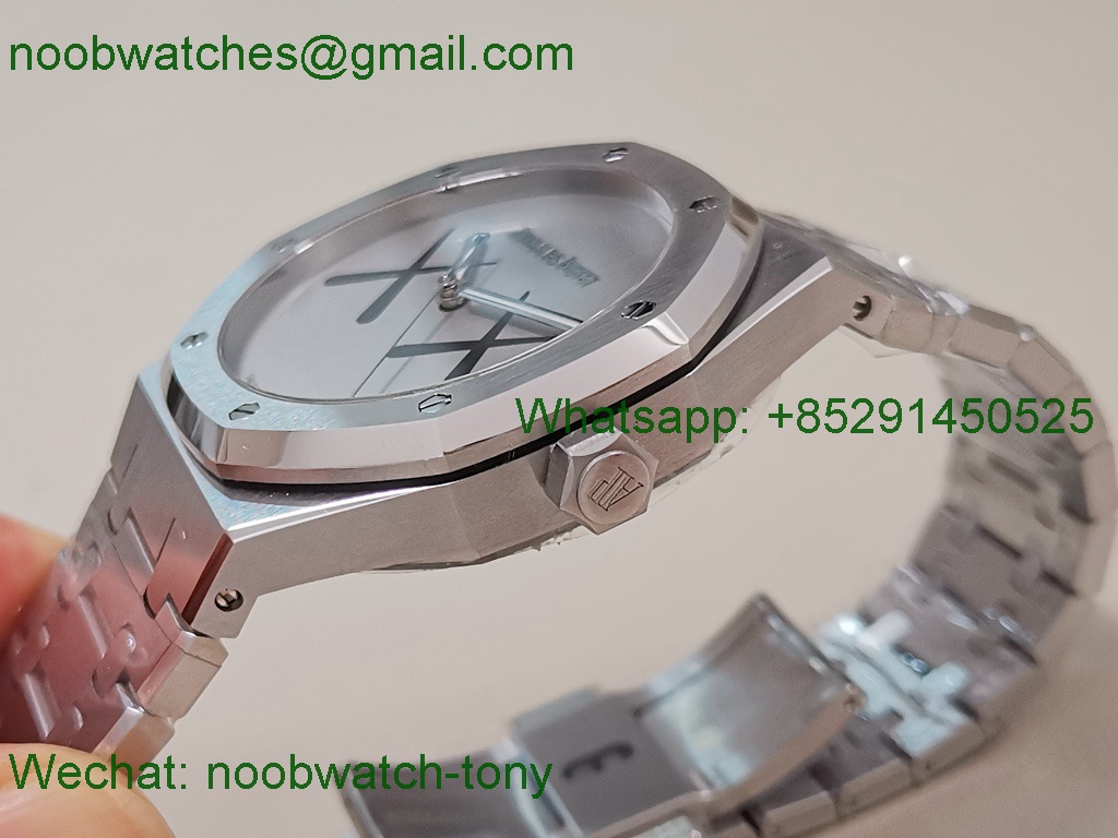 Replica Audemars Piguet AP Royal Oak KAWS APSF SuperCLone Best Edition XX Dial SA4302 