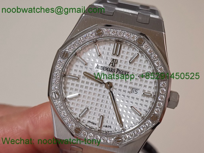 Replica Audemars Piguet AP Lady Royal Oak 33mm 67651 Diamonds ZF 1:1 Best SuperCLone White Dial Quartz