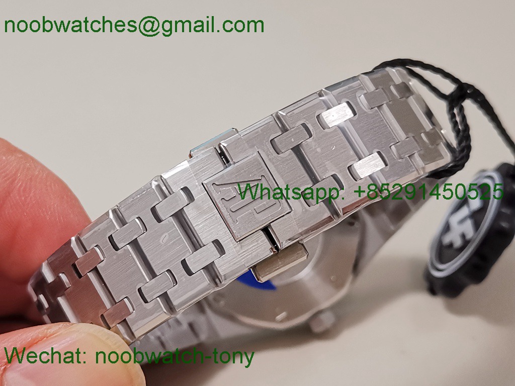 Replica Audemars Piguet AP Lady Royal Oak 33mm 67651 Diamonds ZF 1:1 Best SuperCLone Blue Dial Quartz