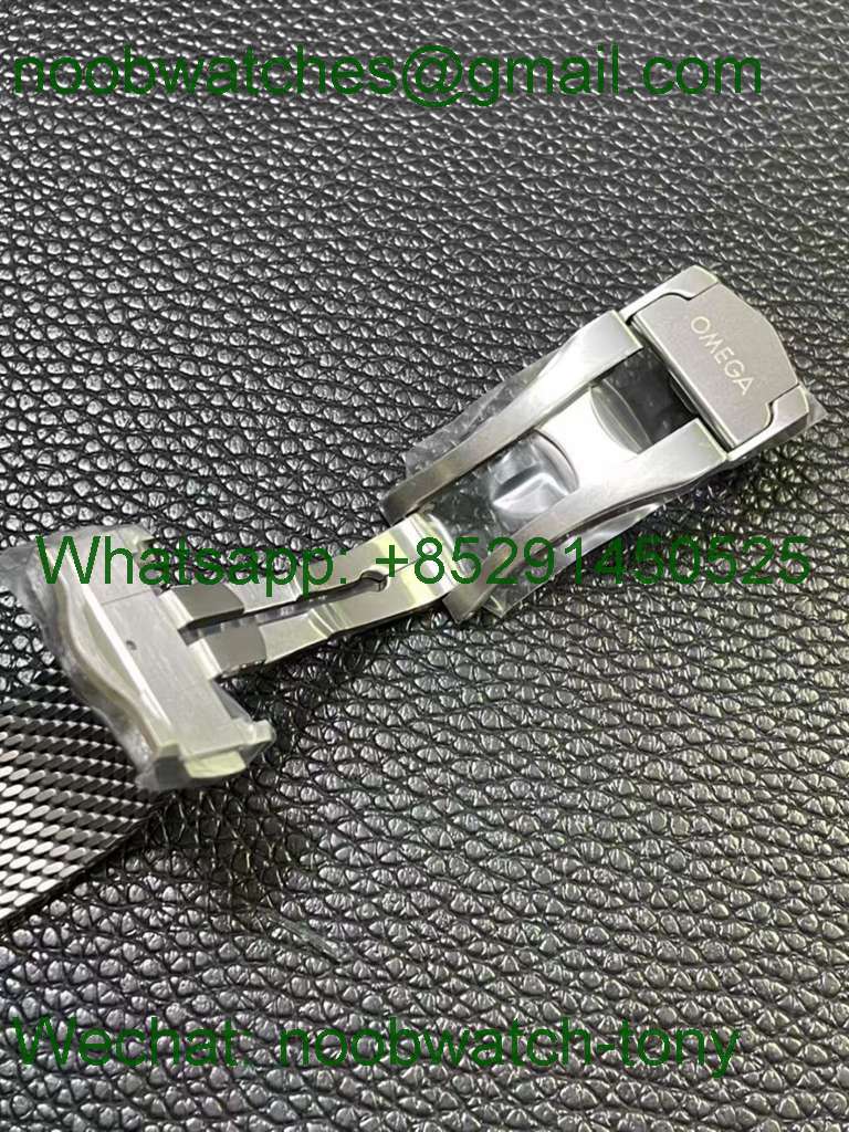 Replica OMEGA Seamaster 300M Diver Titanium Bronze VSF 1:1 Best SuperCLone Green Dial on Titanium Mesh Bracelet A8806