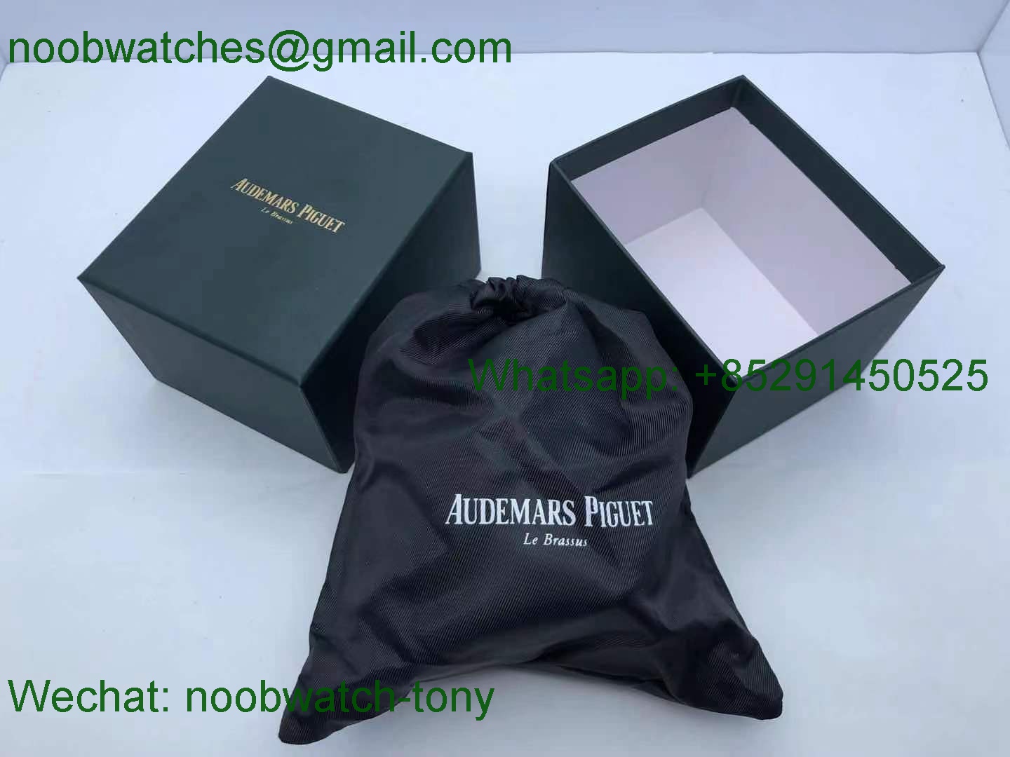 Audemars Piguet VIP Travel box with cards