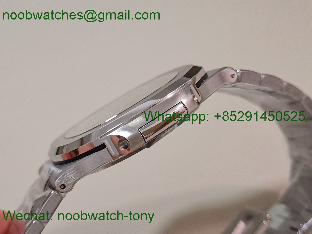 Replica Patek Philippe Nautilus 5711 3KF SuperClone Best Green Textured Dial on SS Bracelet A324 V2