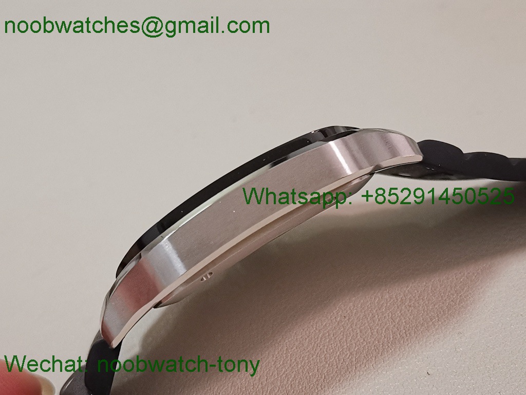 Replica Cartier Santos Mens XL Black Dial on Rubber AF SuperClone Best 9015