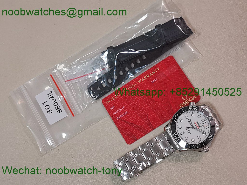 Replica OMEGA Seamaster Diver 300M White Dial Black Bezel V4 VSF 1:1 Best SuperClone 8800