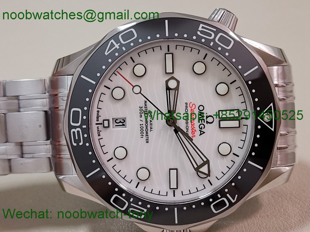 Replica OMEGA Seamaster Diver 300M White Dial Black Bezel V4 VSF 1:1 Best SuperClone 8800