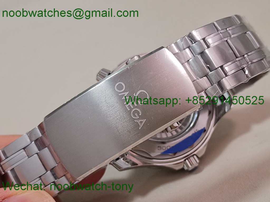 Replica OMEGA Seamaster Diver 300M White Dial Black Bezel V4 VSF 1:1 Best SuperClone 8800