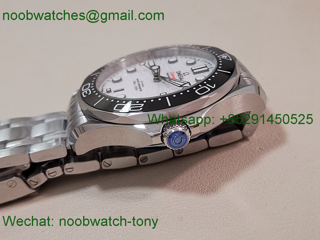 Replica OMEGA Seamaster Diver 300M White Dial Black Bezel V4 VSF 1:1 Best SuperClone 8800
